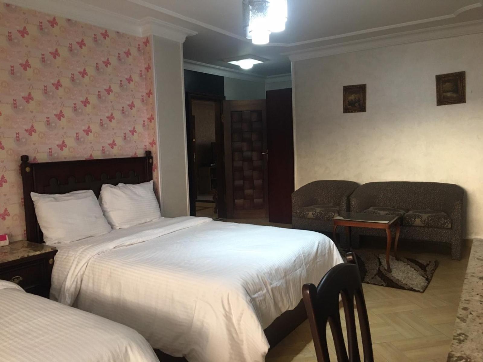Pyramid View! Sleeps 13 * Cairo