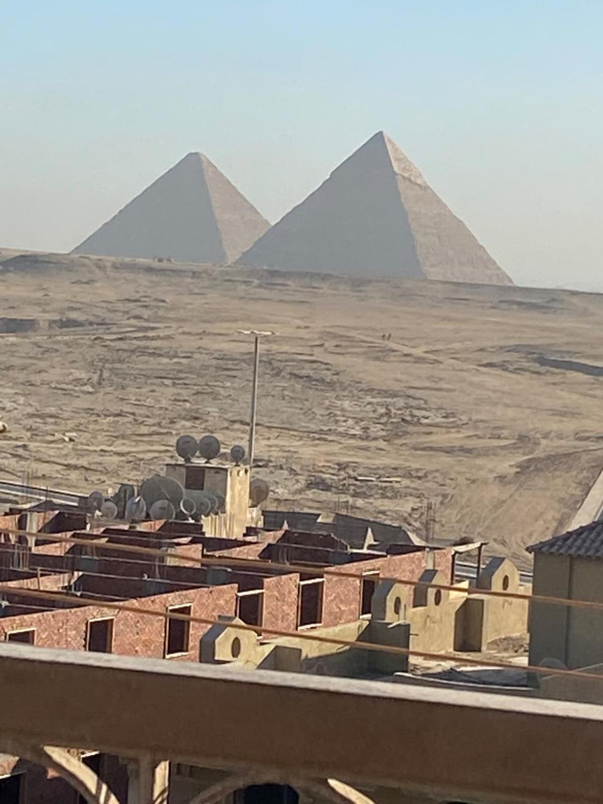 Pyramid View! Sleeps 13 Apartment