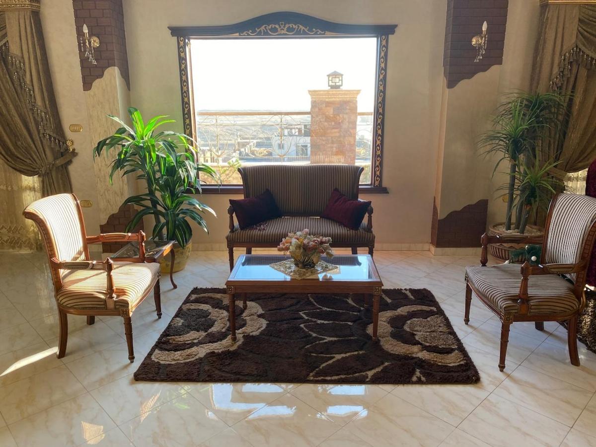 Pyramid View! Sleeps 13