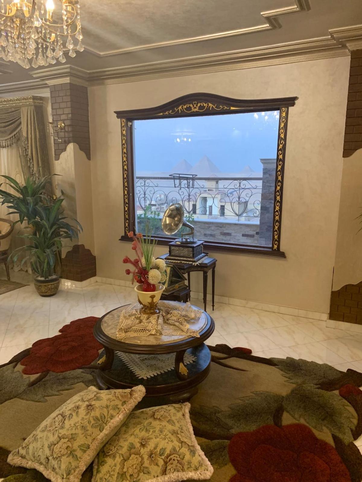 Pyramid View! Sleeps 13 Apartment Cairo