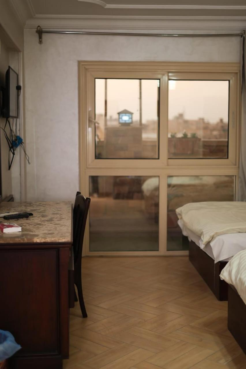 Pyramid View! Sleeps 13 Apartment Cairo
