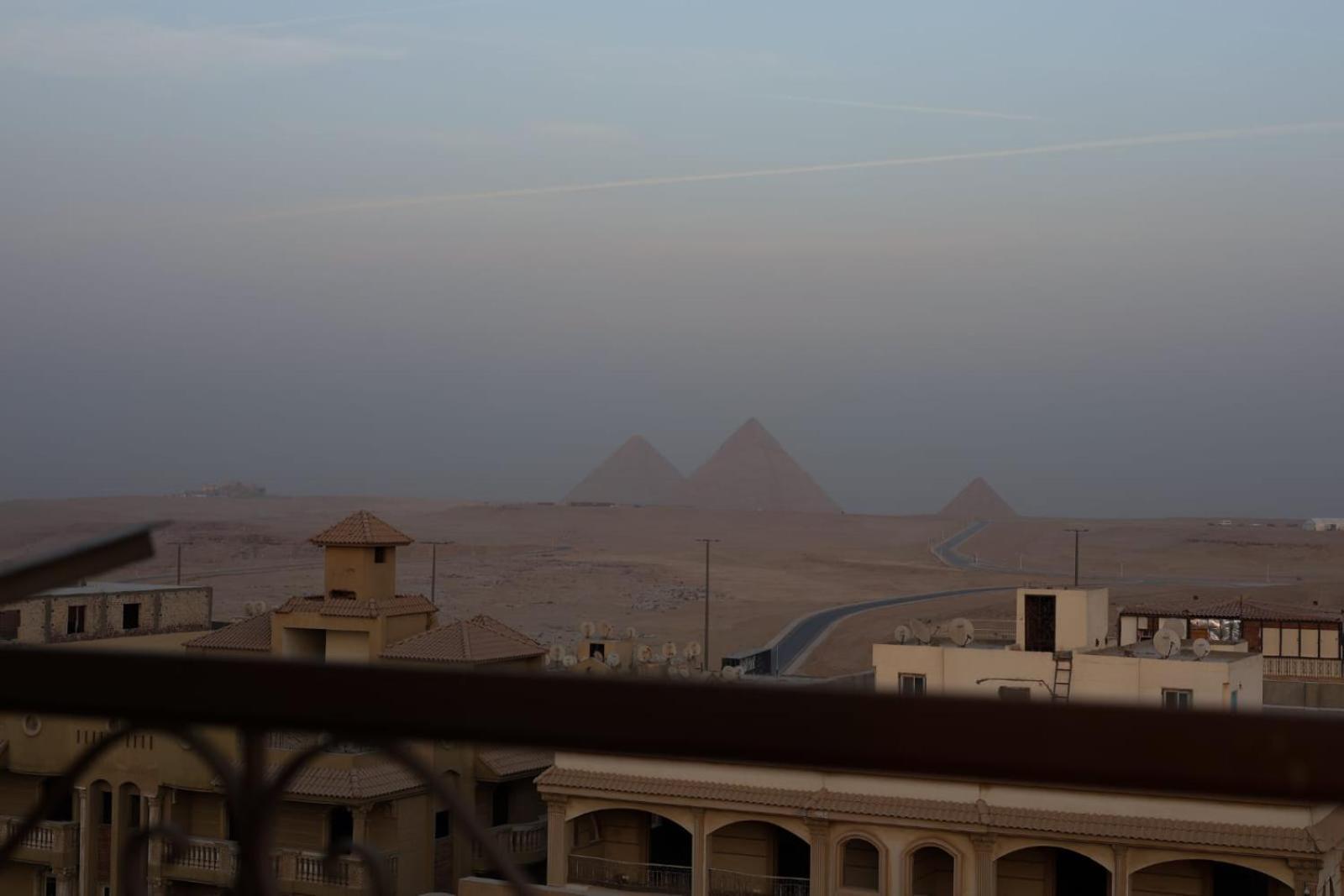 Pyramid View! Sleeps 13 *
