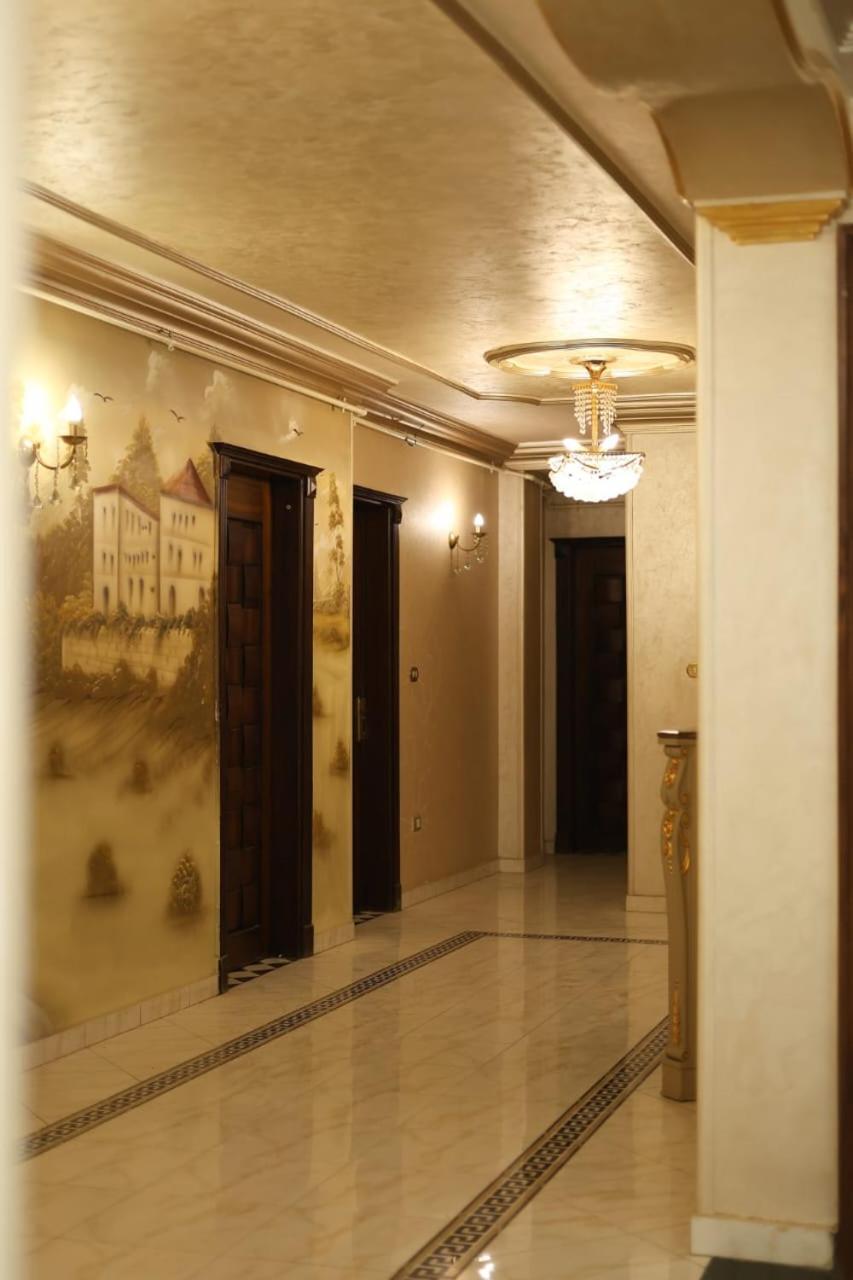 Pyramid View! Sleeps 13 * Cairo