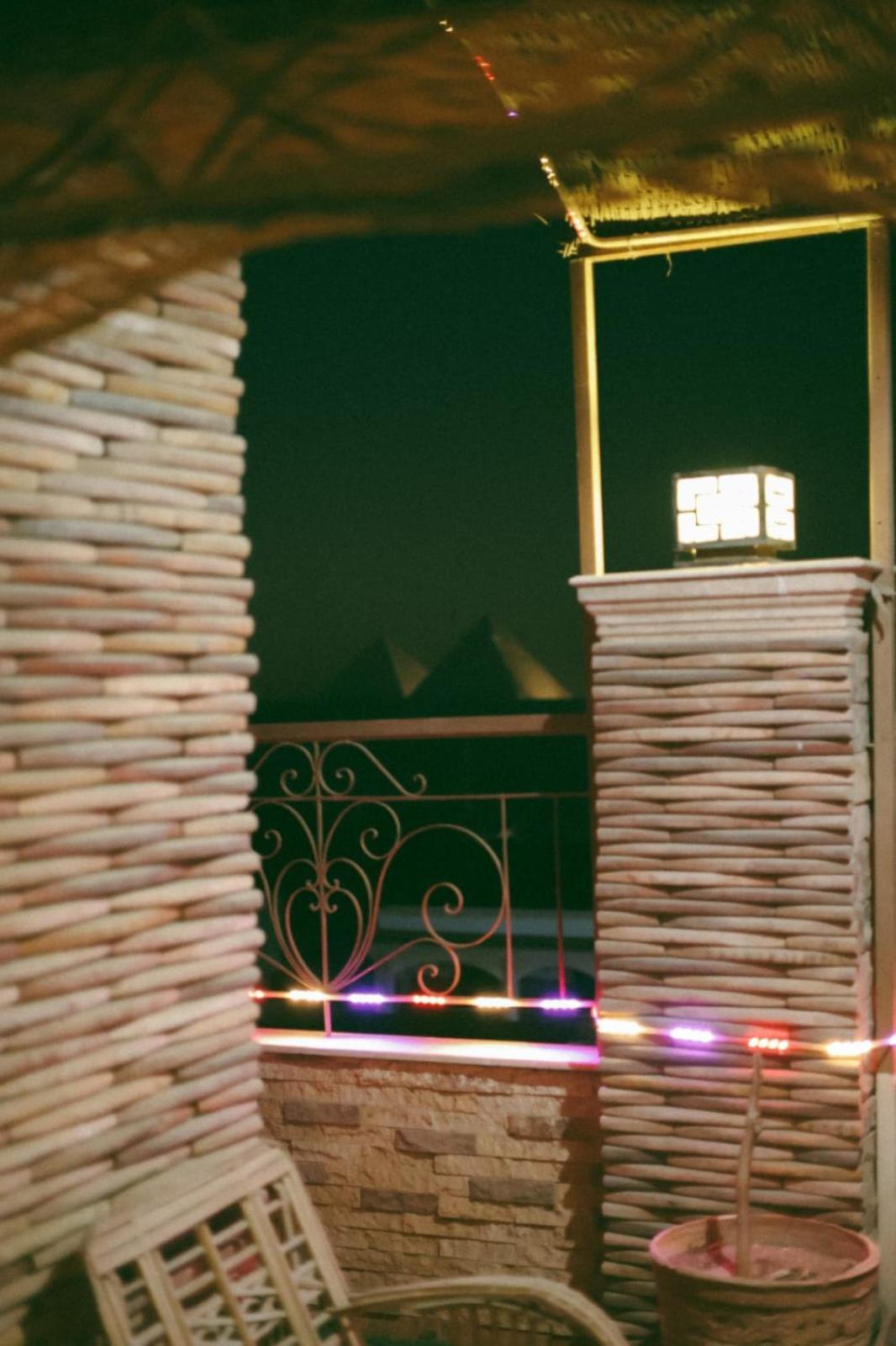 Pyramid View! Sleeps 13 Cairo