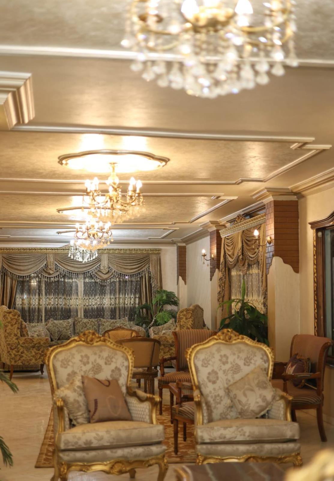 Pyramid View! Sleeps 13 * Cairo