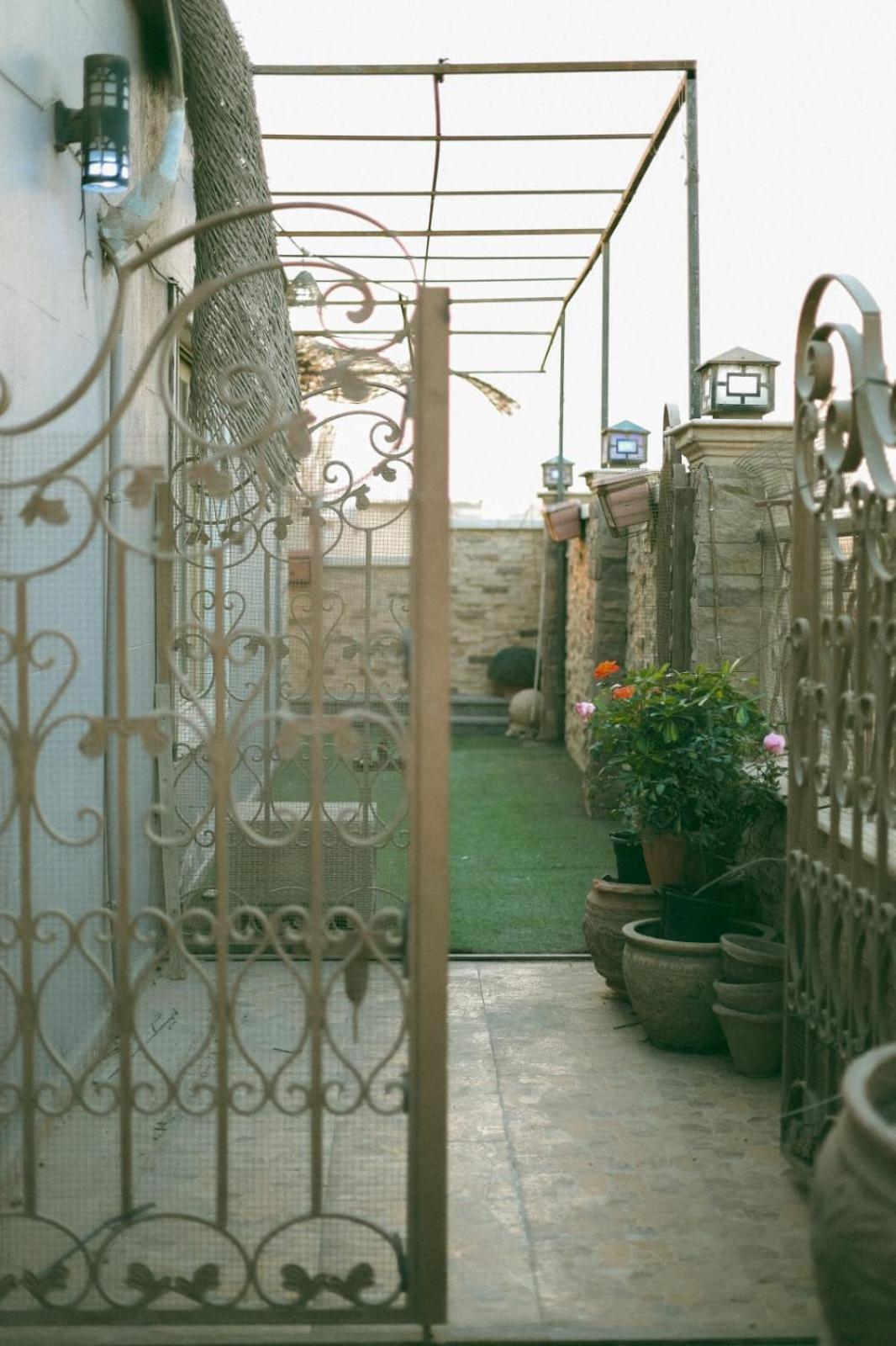 Pyramid View! Sleeps 13 Apartment Cairo