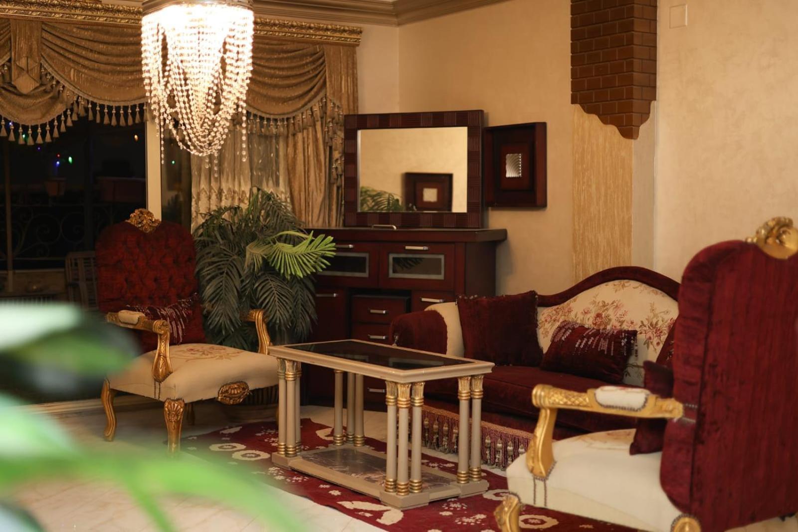 Pyramid View! Sleeps 13 *