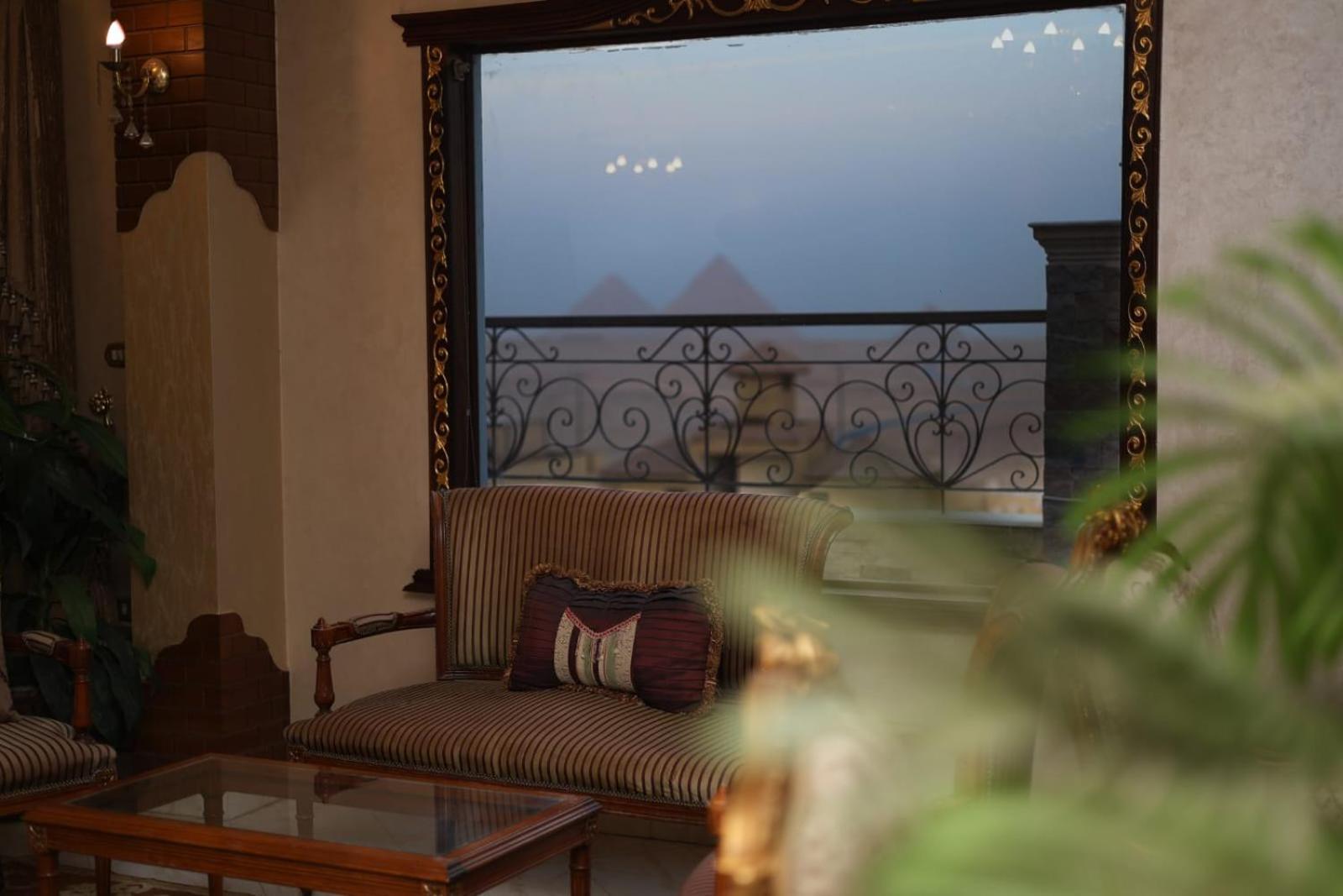 Pyramid View! Sleeps 13 Apartment Cairo