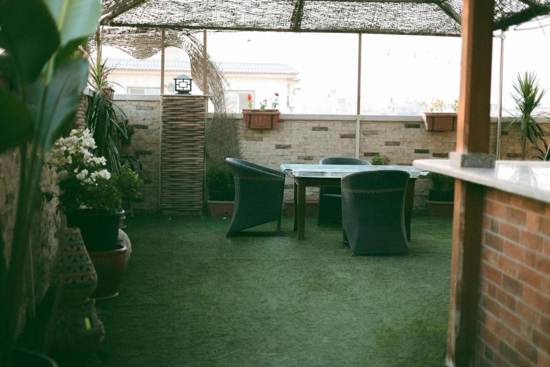 Apartment Pyramid View! Sleeps 13 Cairo
